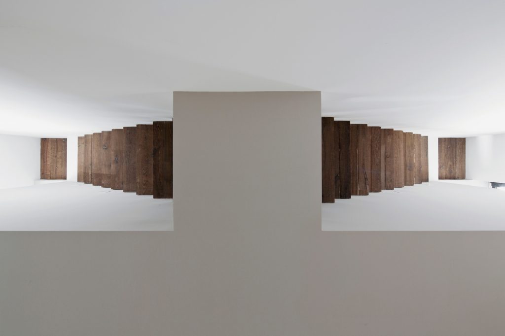 vertical, sotão Westway Achitects, o sistema de escalas inspirado em construções impossíveis de Escher